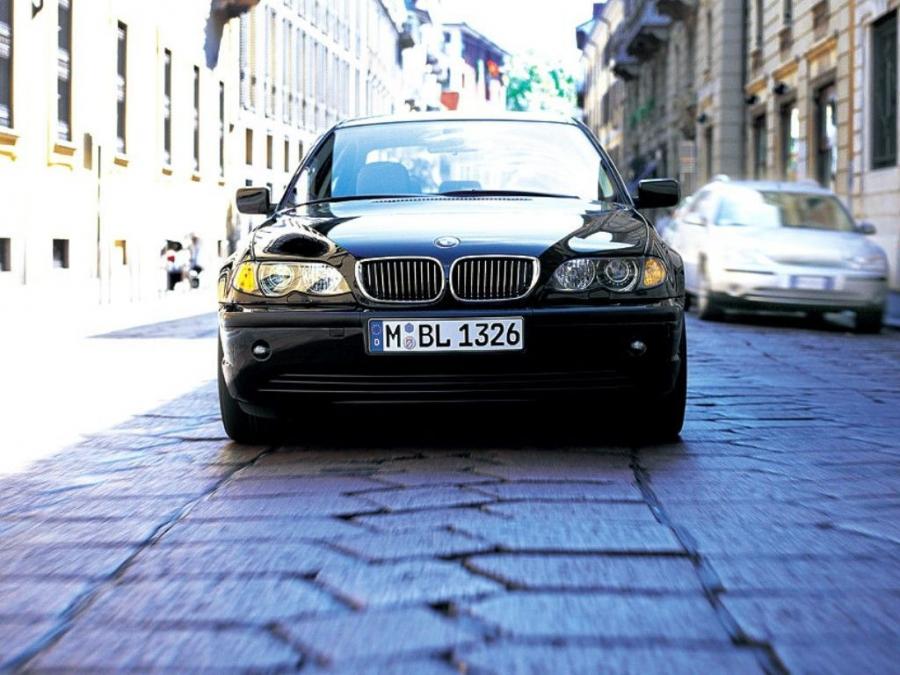  BMW 3-Series Sedan 2001 года  (фото 3 из 3)